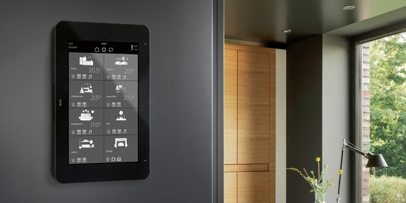 JUNG Smart Panel 8 bei Bernstein Elektrotechnik in Fürth