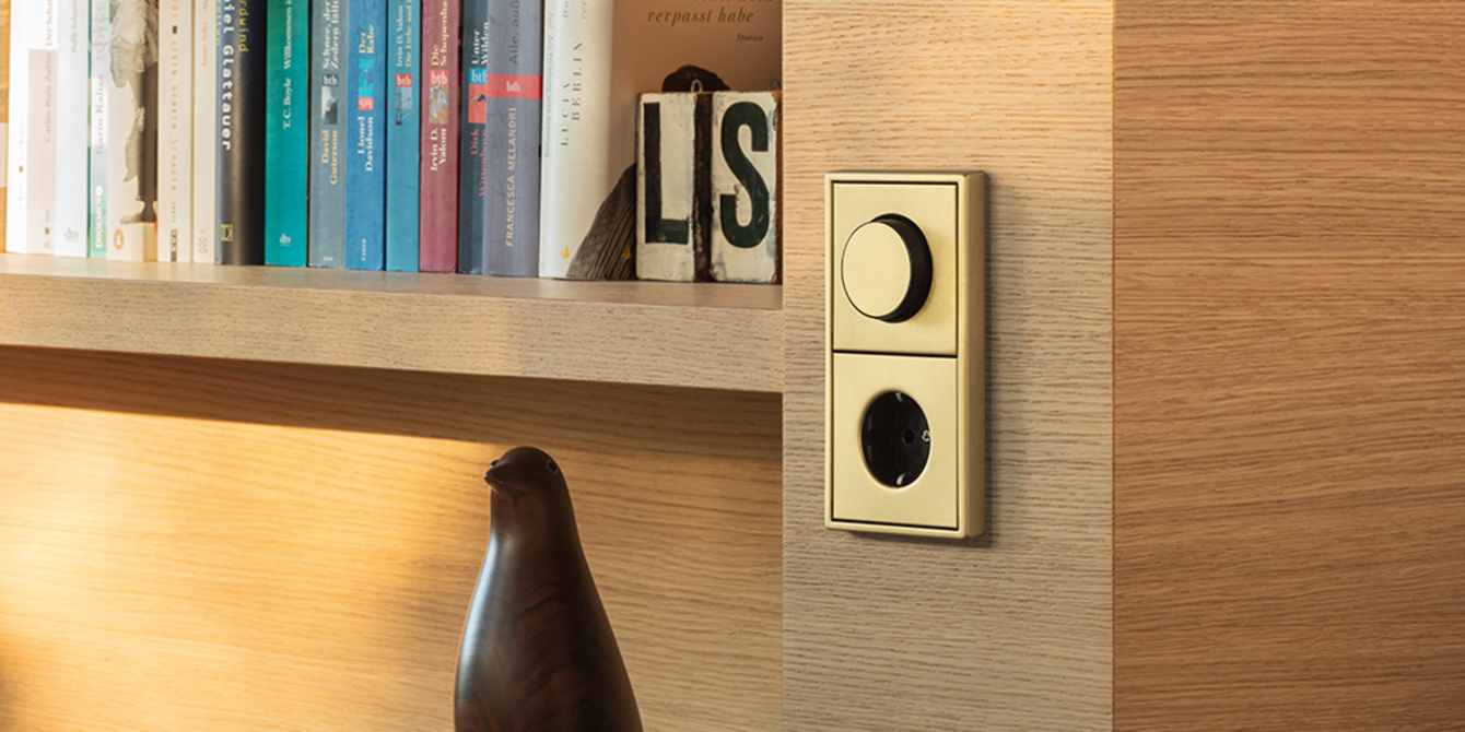 Drehdimmer-Abdeckungen bei Bernstein Elektrotechnik in Fürth